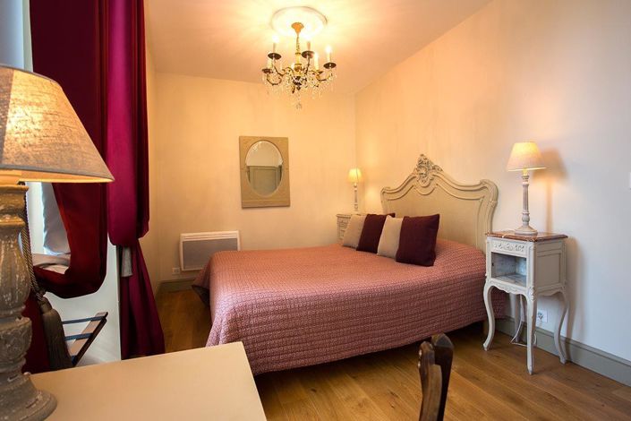 Image No.27-11 Bed Property for sale