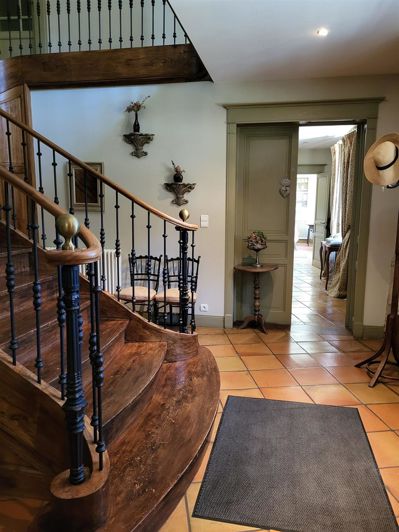 Image No.8-11 Bed Property for sale