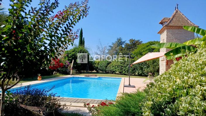 Image No.1-5 Bed House for sale
