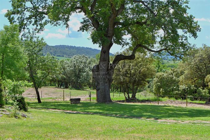 Image No.10-12 Bed House for sale