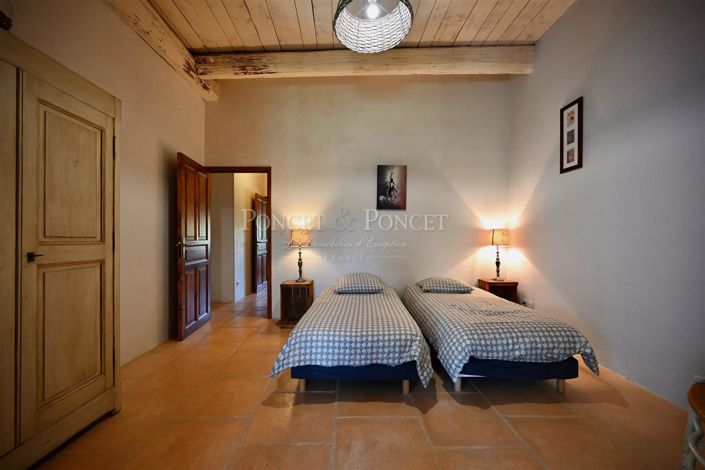 Image No.38-12 Bed House for sale