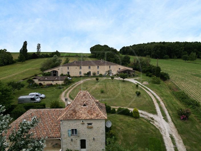 Image No.17-8 Bed House for sale