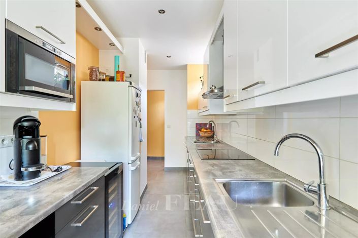 Image No.11-3 Bed Apartment for sale