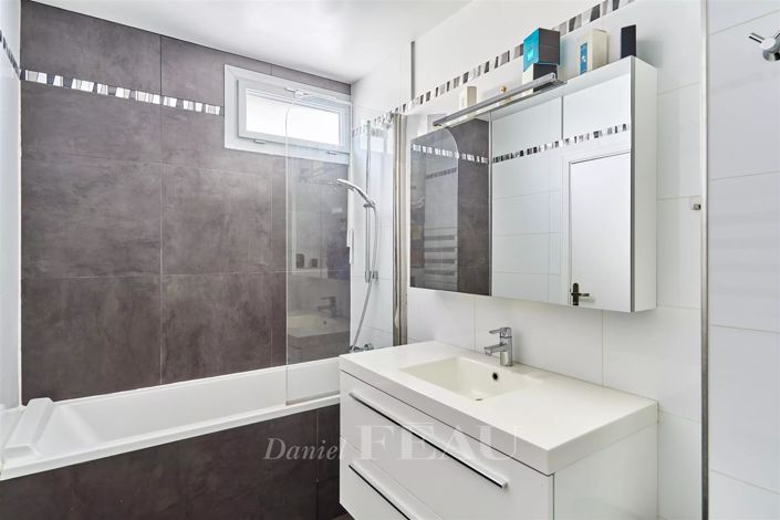 Image No.15-3 Bed Apartment for sale