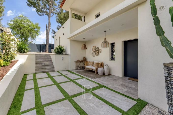 Image No.11-4 Bed House for sale