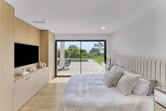 Image No.15-4 Bed House for sale