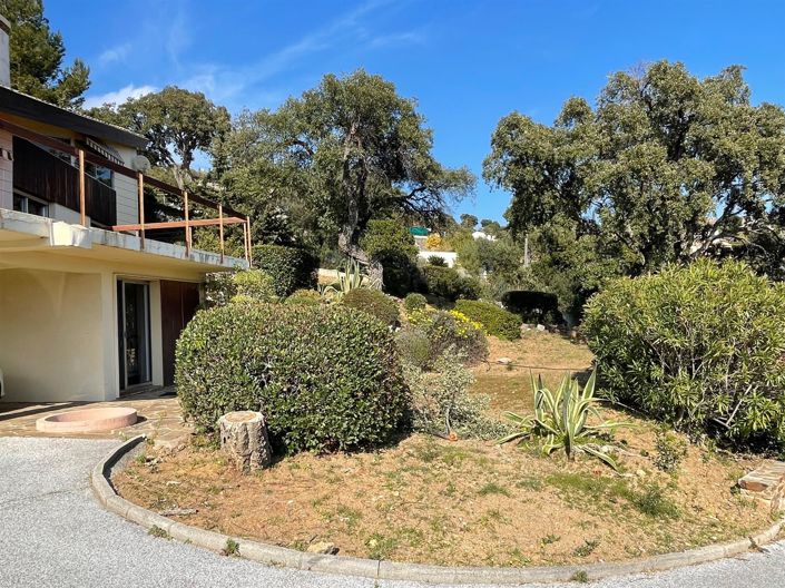 Image No.9-3 Bed House for sale