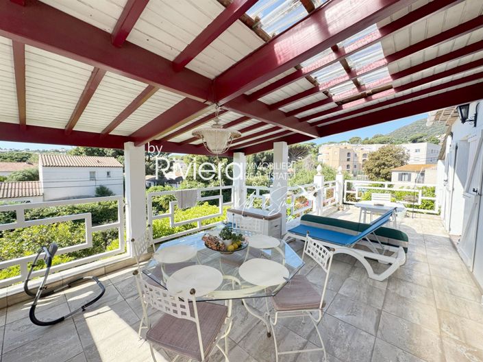 Image No.12-4 Bed House for sale