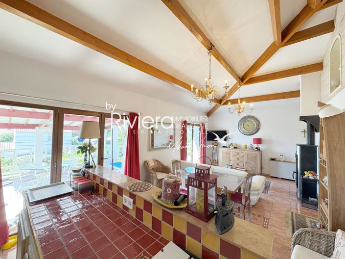 Image No.8-4 Bed House for sale