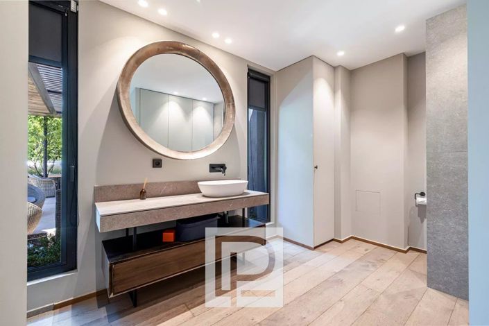 Image No.14-5 Bed House for sale