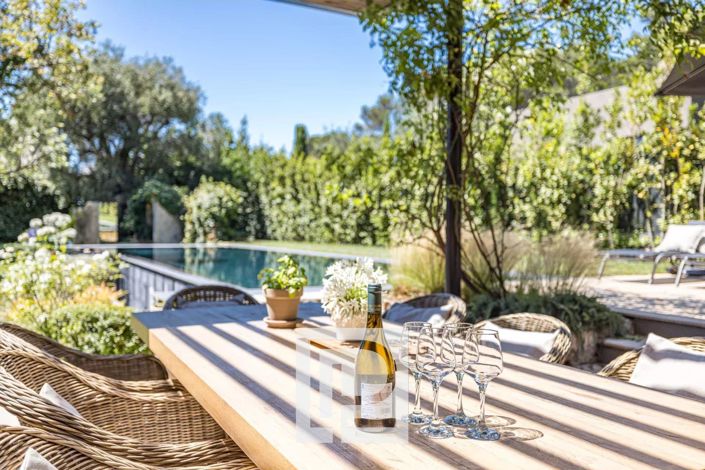 Image No.2-5 Bed House for sale