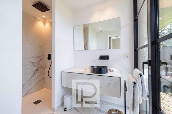 Image No.20-5 Bed House for sale