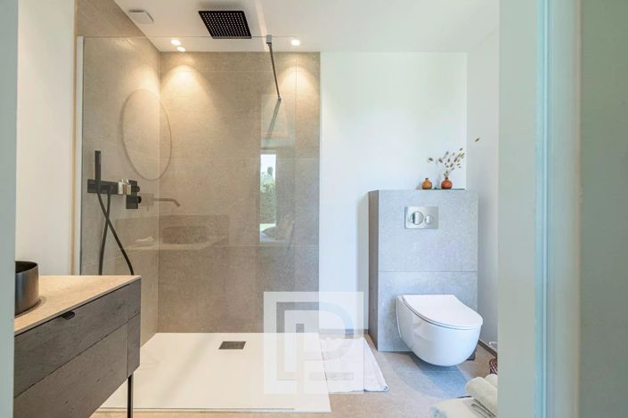 Image No.22-5 Bed House for sale