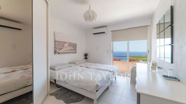 Image No.12-4 Bed House for sale