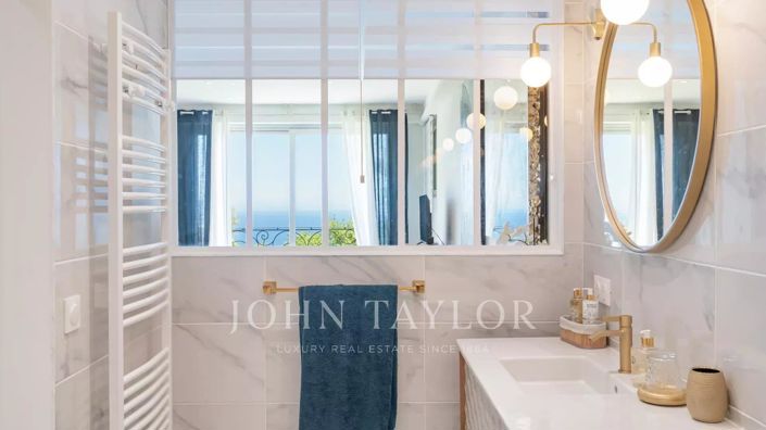 Image No.12-7 Bed House for sale