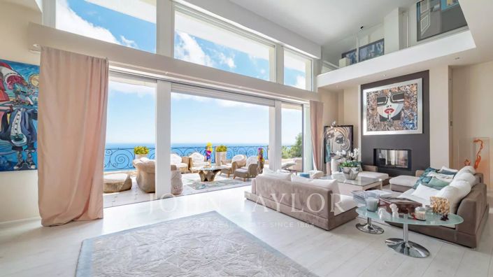 Image No.8-7 Bed House for sale