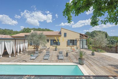 5 Bed House for sale