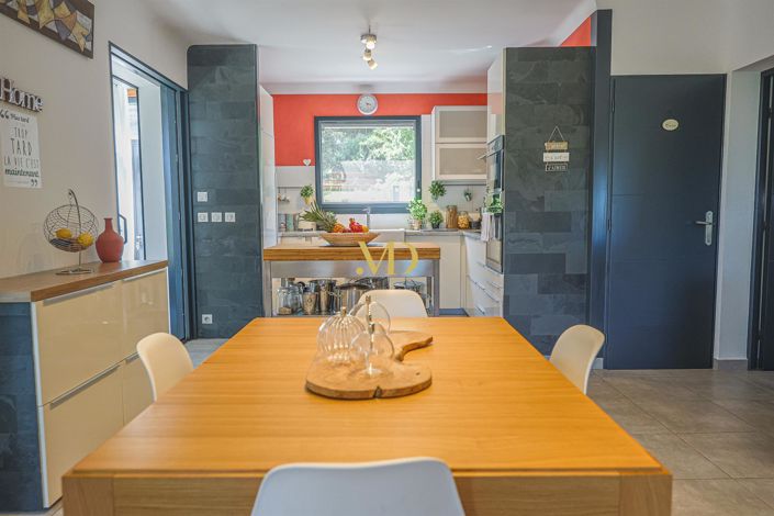 Image No.14-5 Bed House for sale