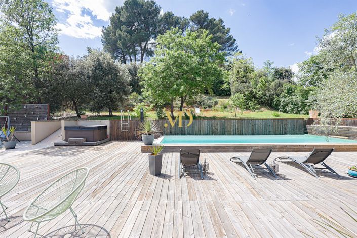 Image No.6-5 Bed House for sale