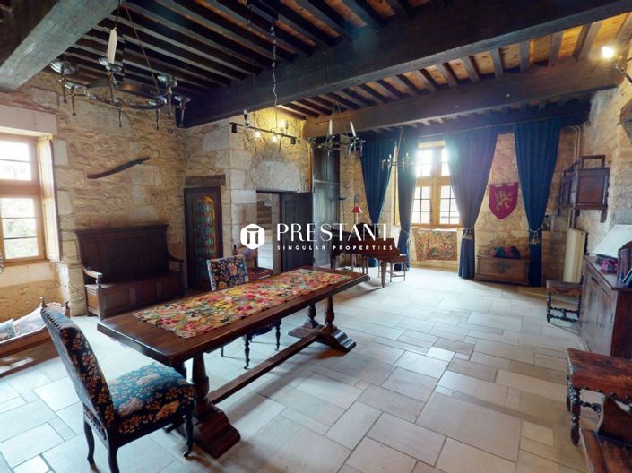 Image No.14-5 Bed Property for sale