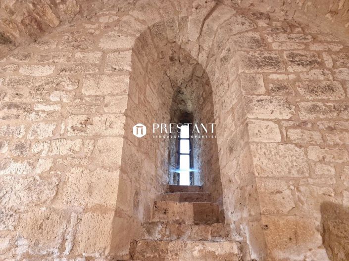 Image No.8-5 Bed Property for sale