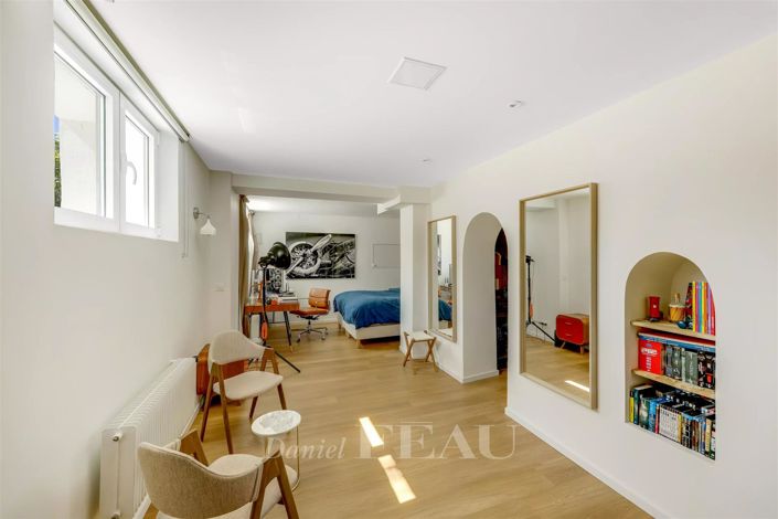 Image No.10-5 Bed House for sale