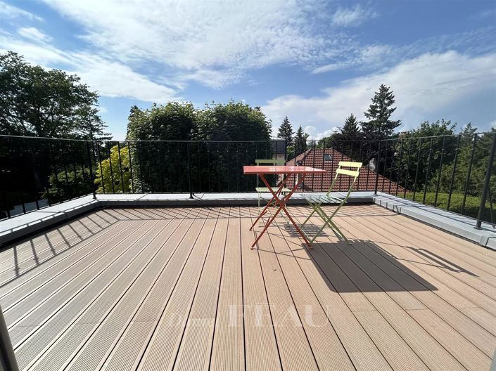 Image No.11-5 Bed House for sale