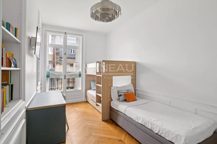 Image No.11-3 Bed Apartment for sale