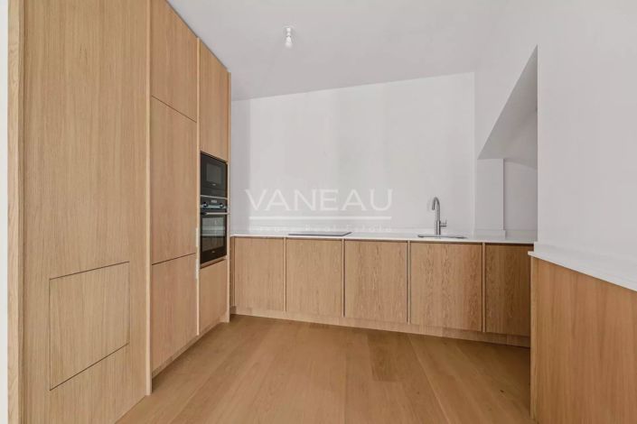 Image No.15-4 Bed House for sale