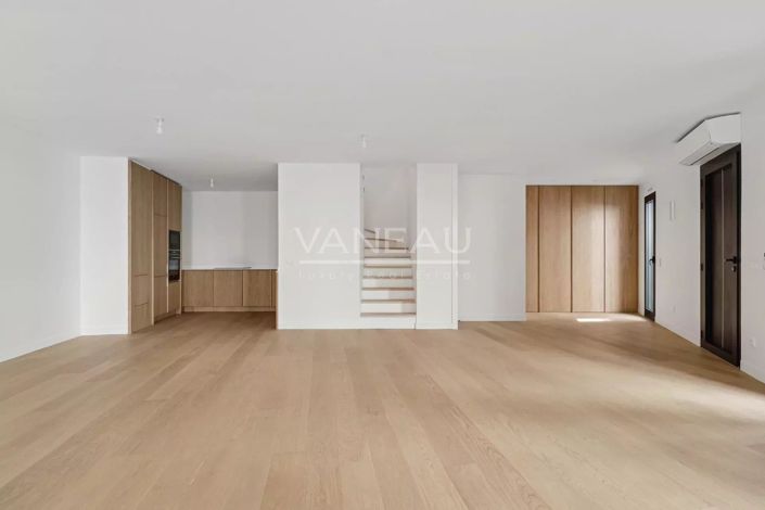 Image No.16-4 Bed House for sale