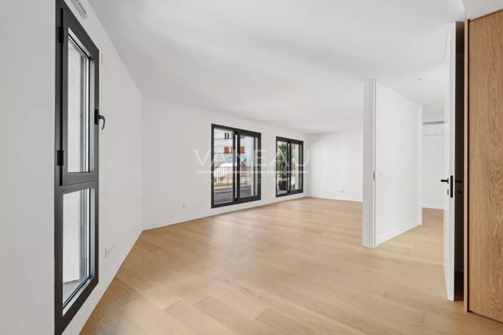 Image No.6-4 Bed House for sale