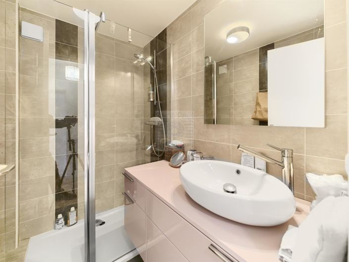 Image No.10-5 Bed House for sale