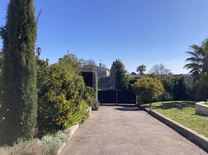 Image No.18-5 Bed House for sale