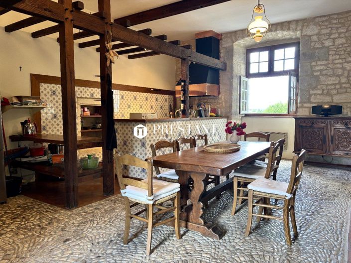 Image No.16-5 Bed Property for sale