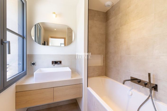 Image No.10-5 Bed House for sale