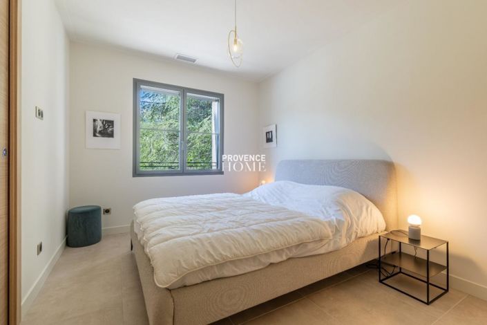 Image No.13-5 Bed House for sale