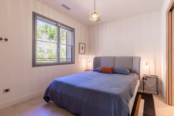 Image No.20-5 Bed House for sale