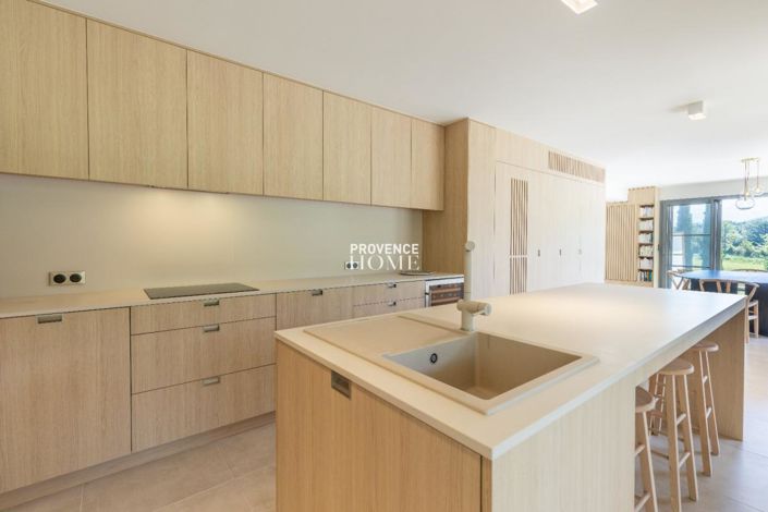 Image No.7-5 Bed House for sale