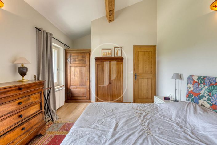 Image No.8-4 Bed House for sale