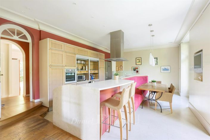 Image No.11-5 Bed House for sale