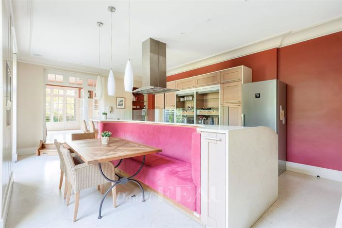 Image No.12-5 Bed House for sale