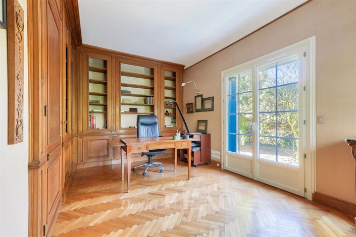 Image No.13-5 Bed House for sale