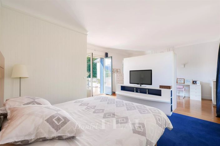 Image No.14-5 Bed House for sale