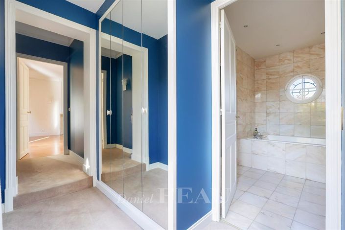 Image No.16-5 Bed House for sale