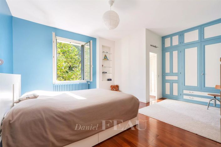 Image No.17-5 Bed House for sale