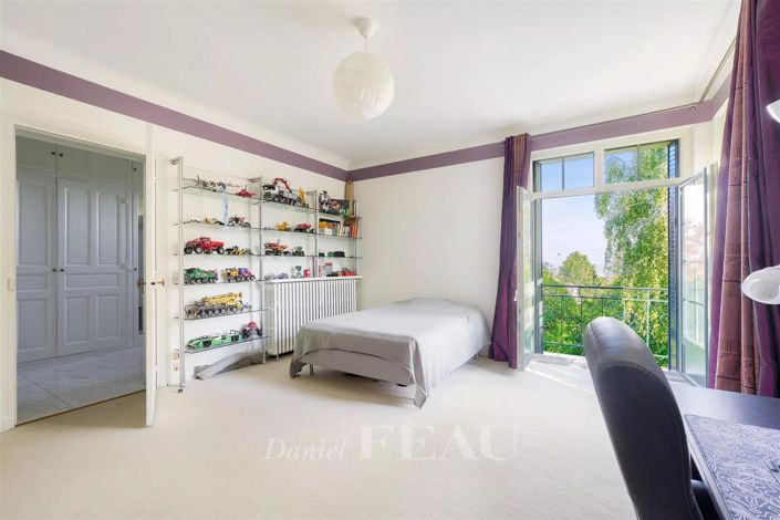 Image No.20-5 Bed House for sale