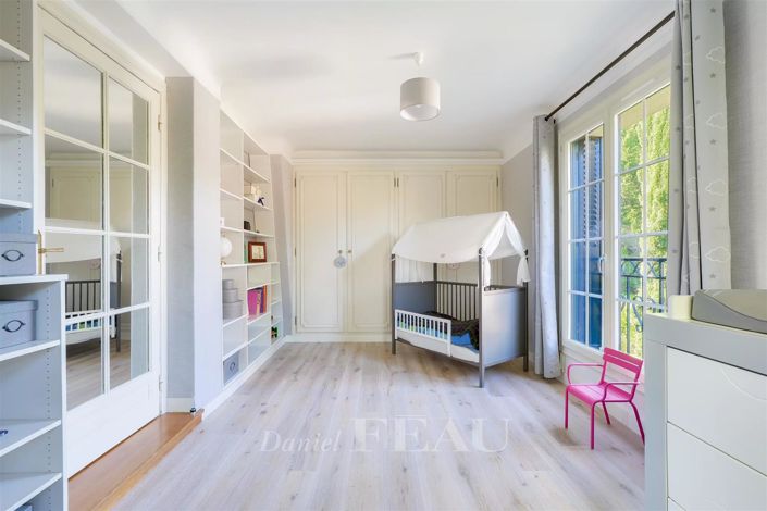 Image No.22-5 Bed House for sale