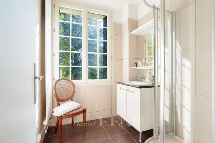 Image No.27-5 Bed House for sale