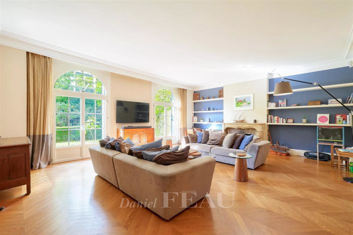 Image No.4-5 Bed House for sale