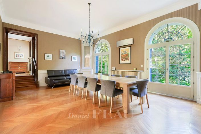 Image No.5-5 Bed House for sale